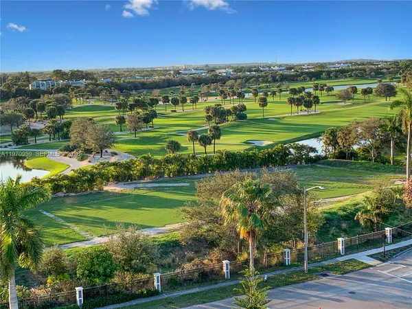 $2,500 | 1500 Presidential Way, Unit 804, West Palm Beach, FL 33401