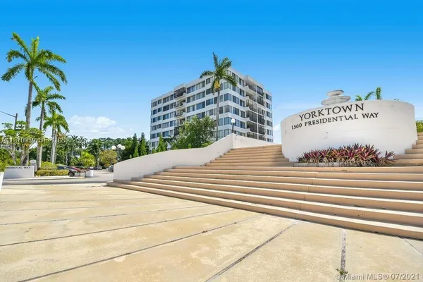 $2,500 | 1500 Presidential Way, Unit 804, West Palm Beach, FL 33401