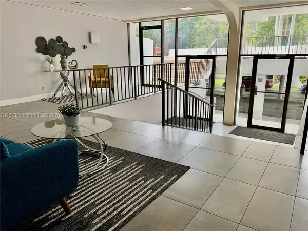$2,500 | 1500 Presidential Way, Unit 804, West Palm Beach, FL 33401