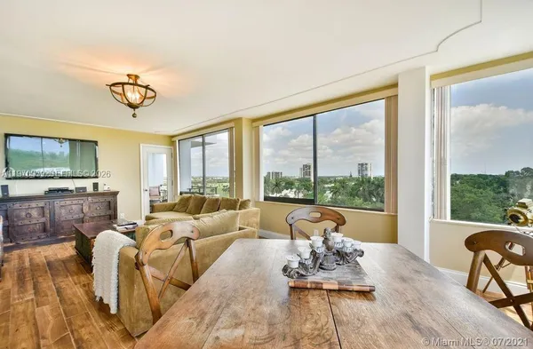 $2,500 | 1500 Presidential Way, Unit 804, West Palm Beach, FL 33401