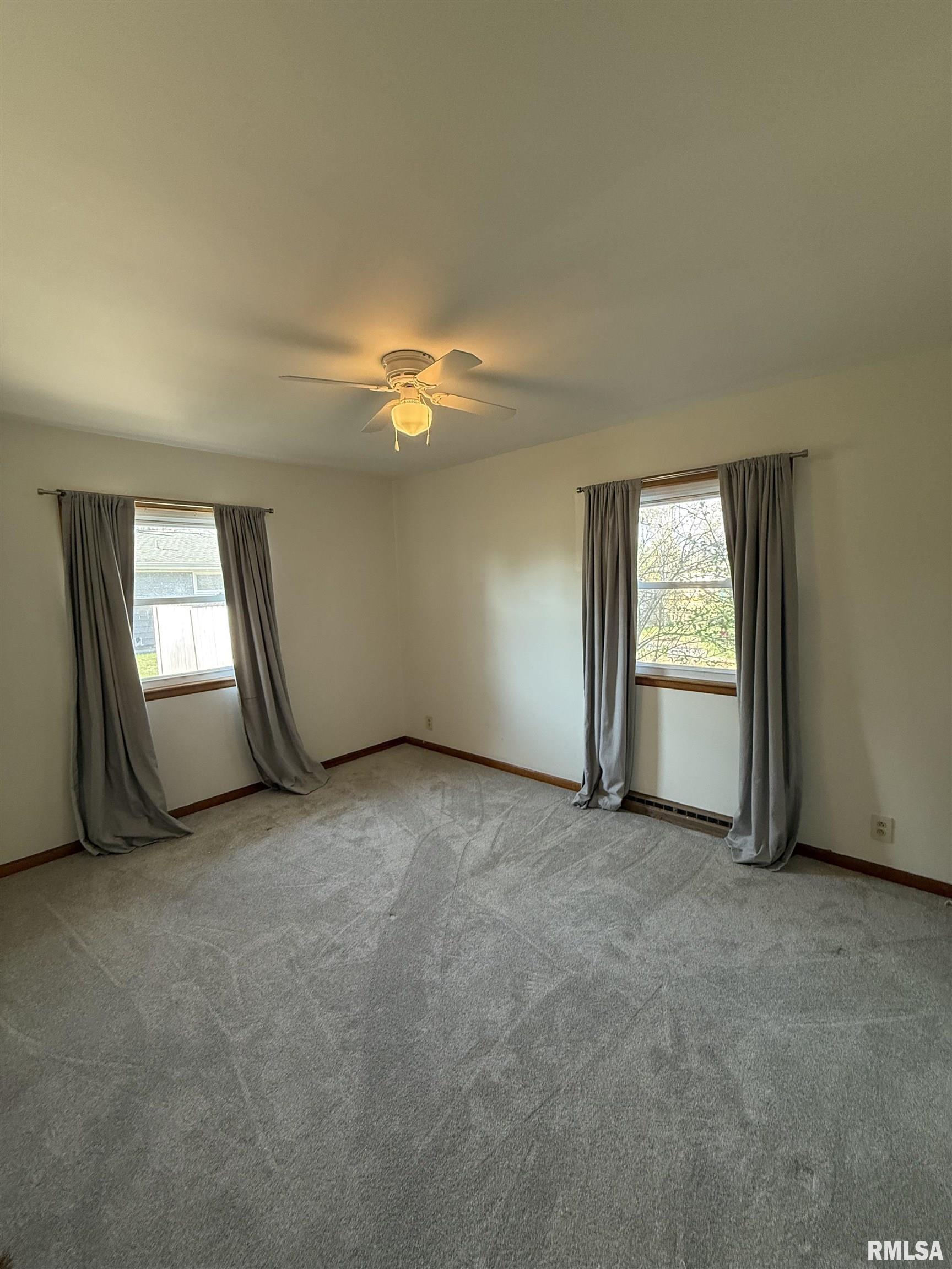 820 Jamie Lane Macomb, IL 61455 - Photo 9 of 24