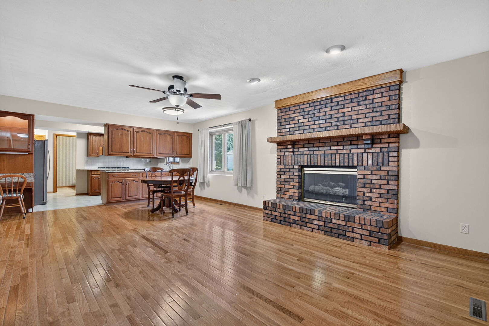 413 Price Street Morris, IL 60450 - Photo 5 of 25