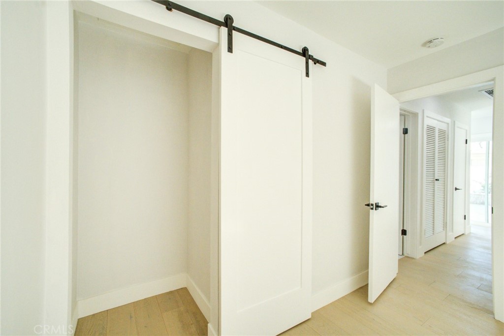 150 Siena Drive Long Beach, CA 90803 - Photo 33 of 40 a bathroom with a shower