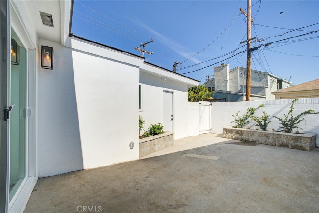 150 Siena Drive Long Beach, CA 90803 - Photo 38 of 40 a view of a house with a garage
