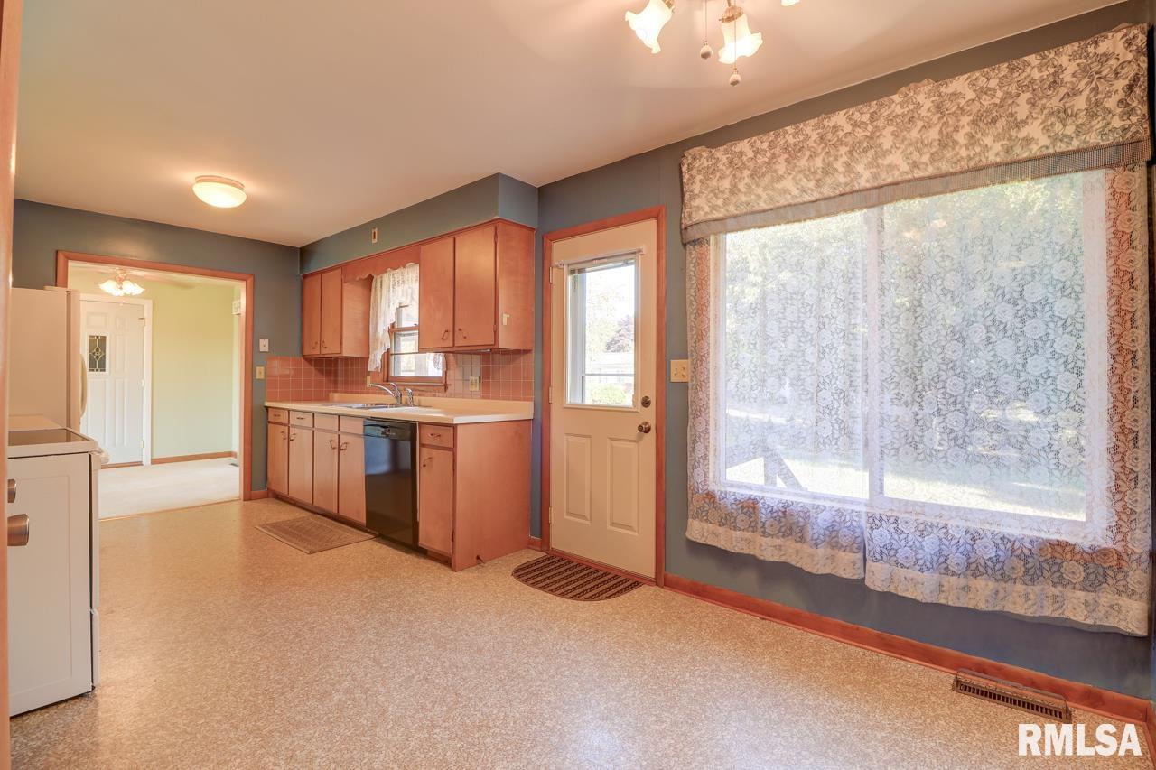 1626 25th Avenue South Clinton, IA 52732 - Photo 4 of 26