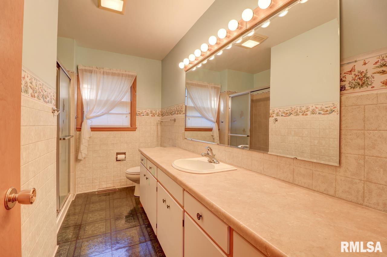 1626 25th Avenue South Clinton, IA 52732 - Photo 9 of 26