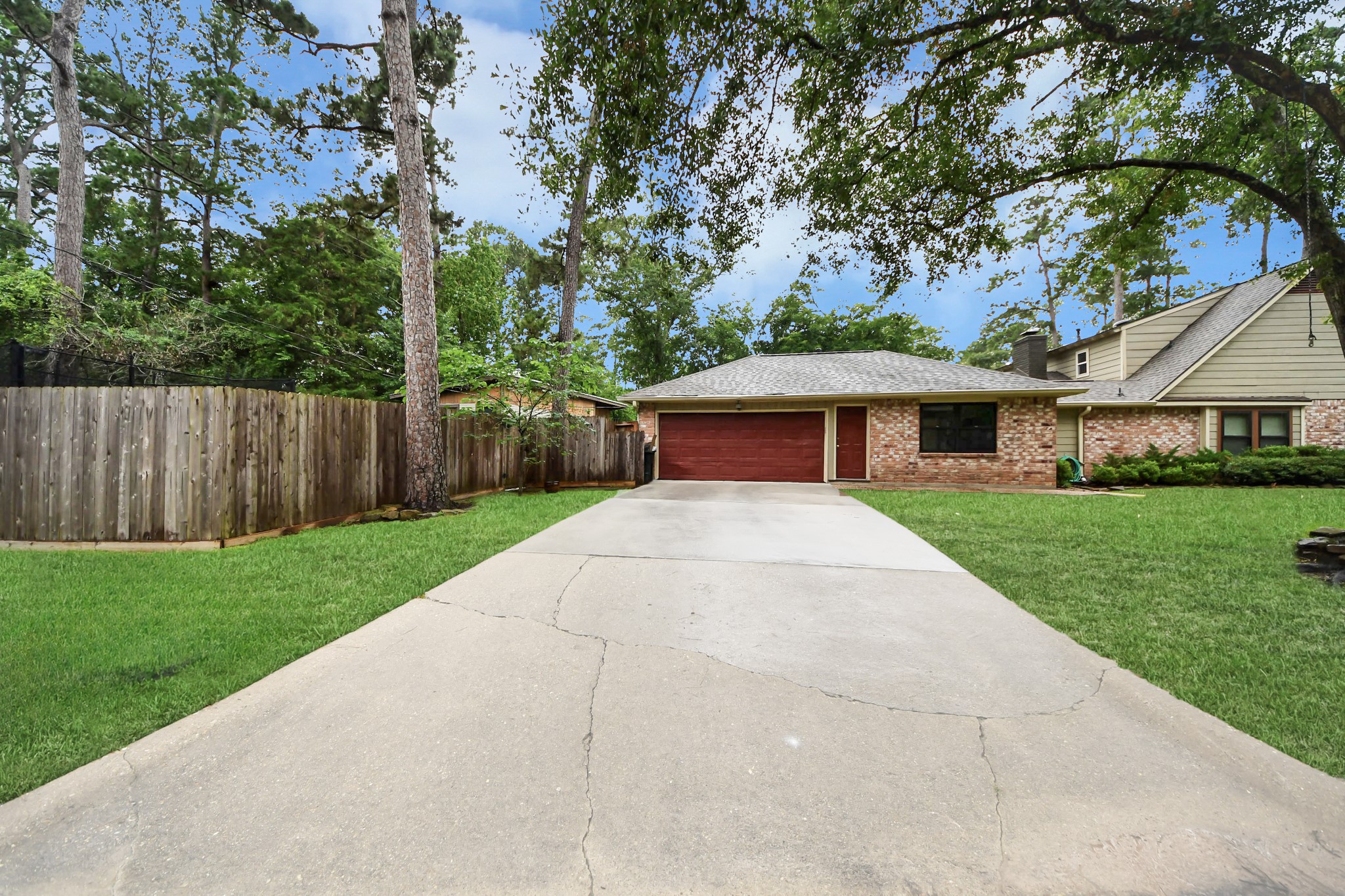 6403 Craigway Road Spring, TX 77389 - Photo 19 of 39 Side yard view with long private driveway