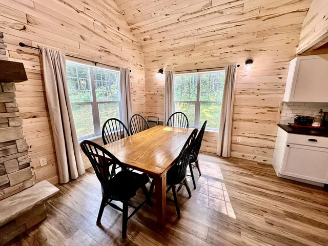 $359,900 | 21761 Bemis Hill, Warroad, MN 56763