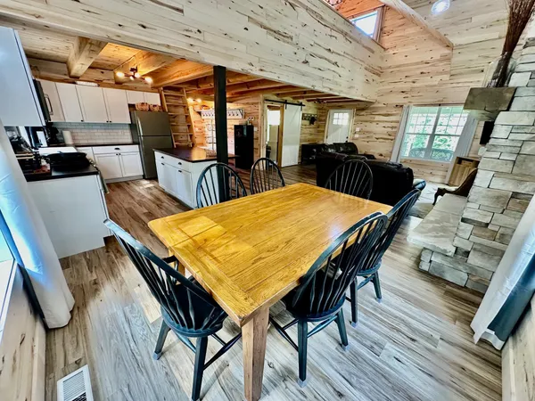 $359,900 | 21761 Bemis Hill, Warroad, MN 56763