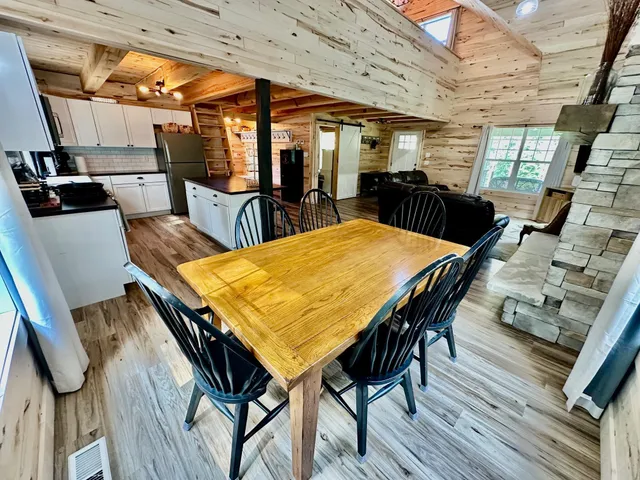 $359,900 | 21761 Bemis Hill, Warroad, MN 56763