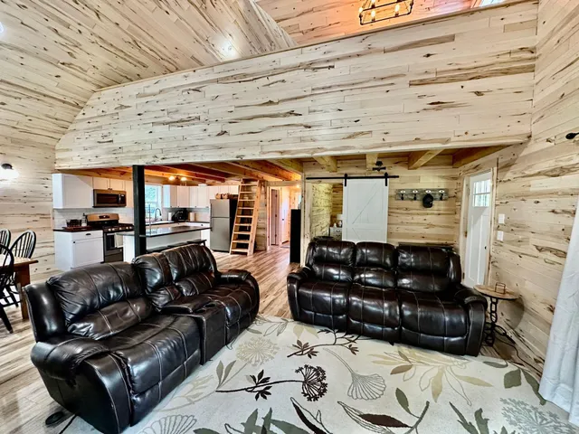 $359,900 | 21761 Bemis Hill, Warroad, MN 56763