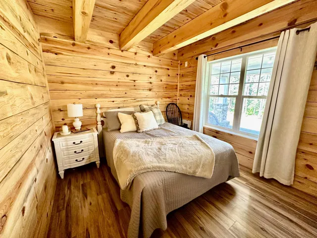 $359,900 | 21761 Bemis Hill, Warroad, MN 56763