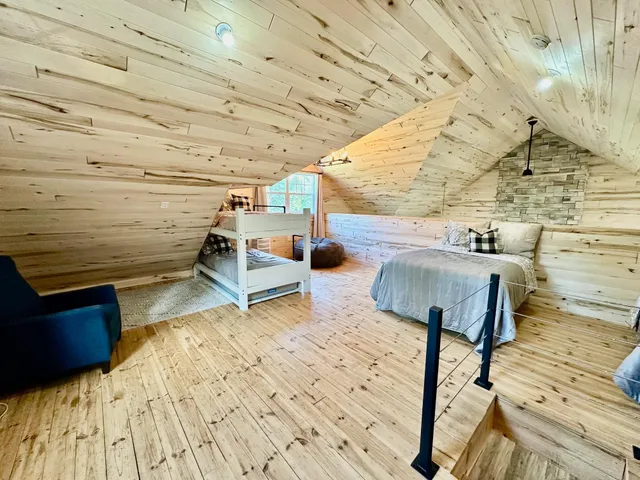 $359,900 | 21761 Bemis Hill, Warroad, MN 56763