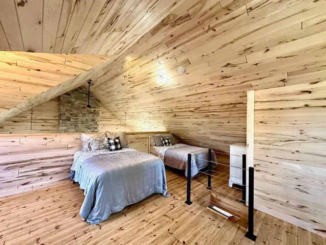 $359,900 | 21761 Bemis Hill, Warroad, MN 56763