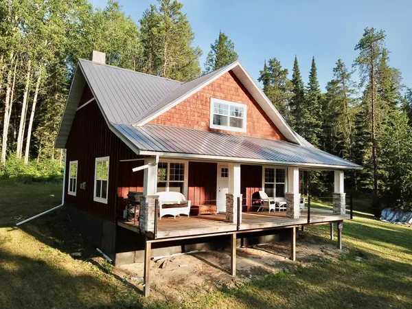 $359,900 | 21761 Bemis Hill, Warroad, MN 56763