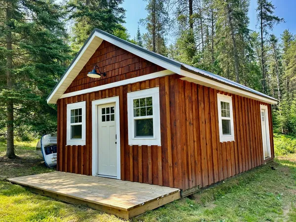 $359,900 | 21761 Bemis Hill, Warroad, MN 56763