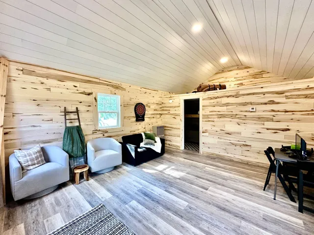 $359,900 | 21761 Bemis Hill, Warroad, MN 56763