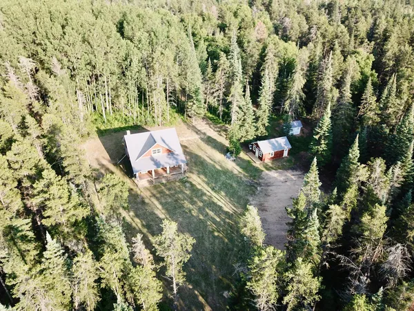 $359,900 | 21761 Bemis Hill, Warroad, MN 56763