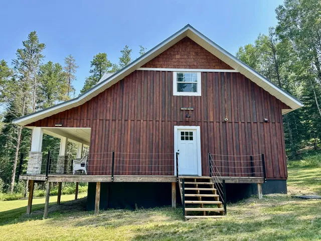 $359,900 | 21761 Bemis Hill, Warroad, MN 56763