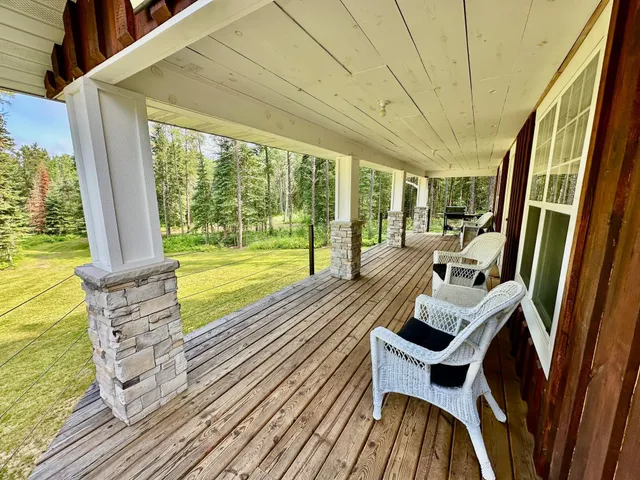 $359,900 | 21761 Bemis Hill, Warroad, MN 56763
