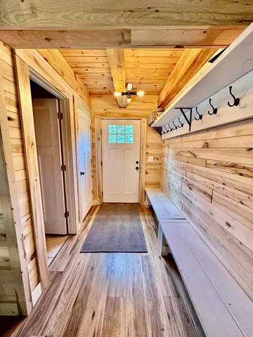 $359,900 | 21761 Bemis Hill, Warroad, MN 56763