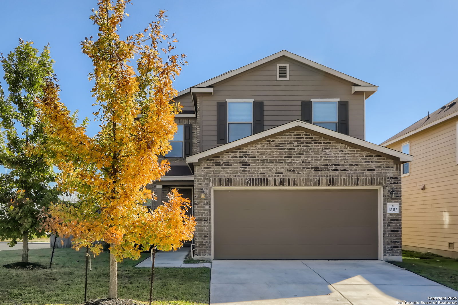 10312 Roadrunner Ridge San Antonio, TX 78245 - Photo 2 of 26