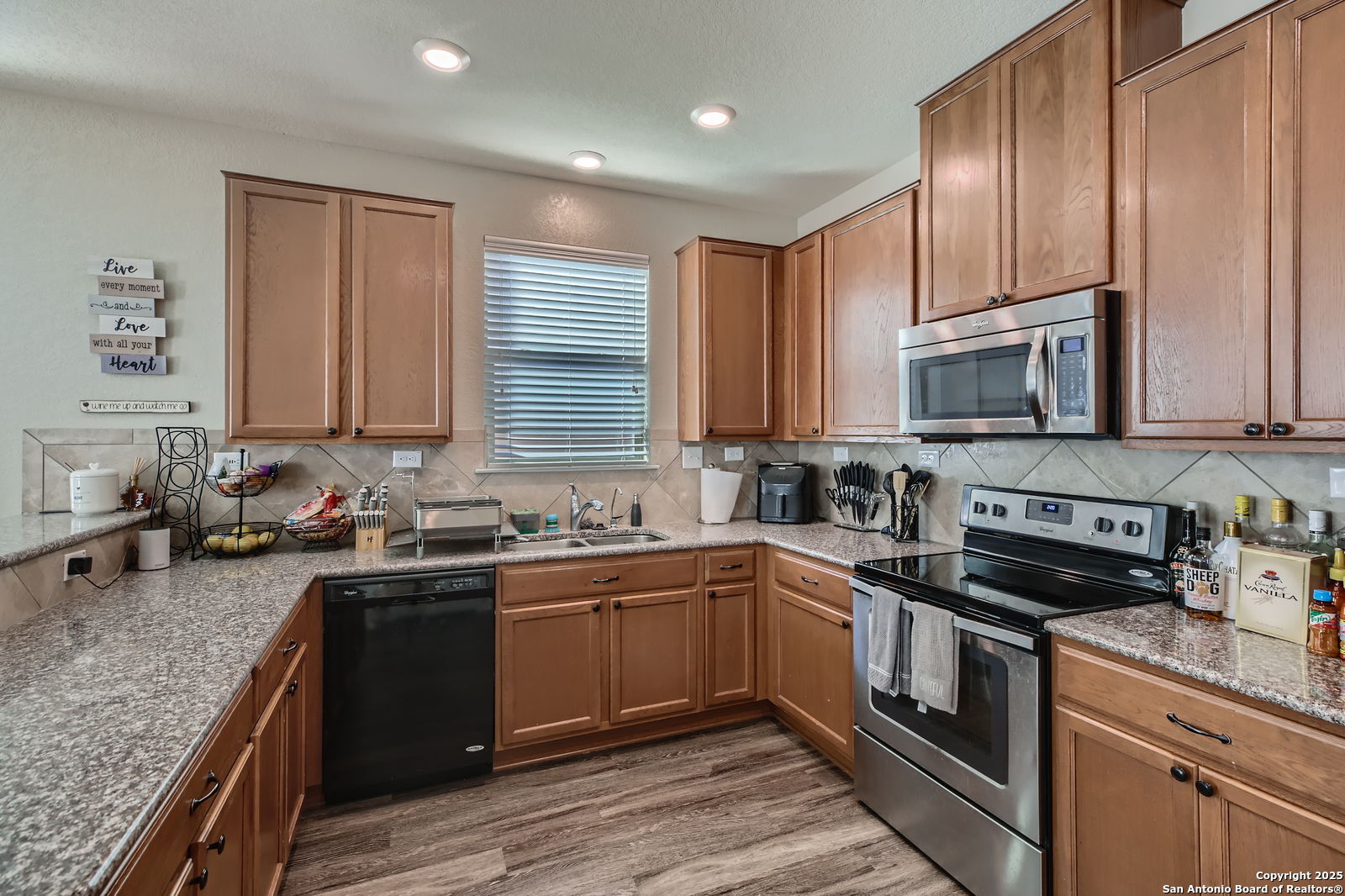 10312 Roadrunner Ridge San Antonio, TX 78245 - Photo 9 of 26