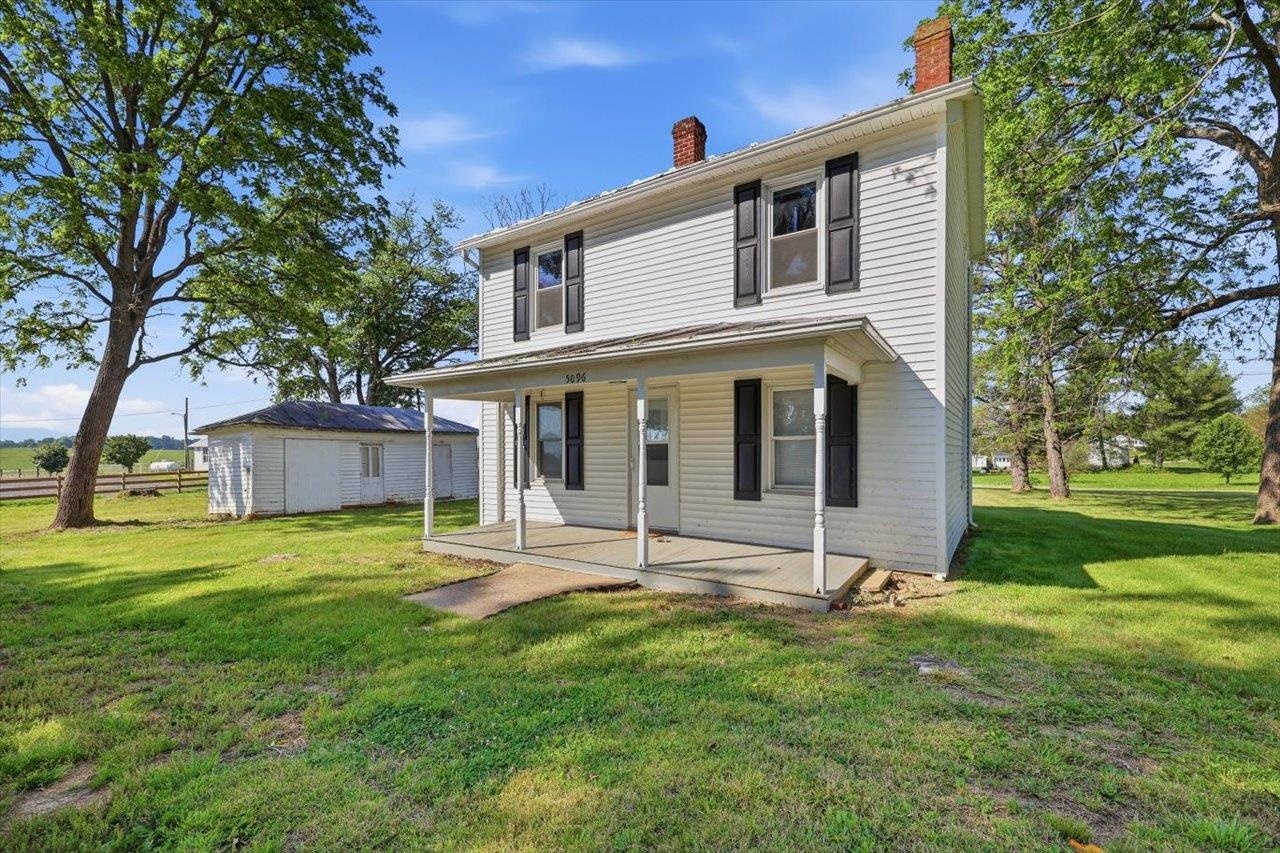 5096 Battlefield Road Harrisonburg, VA 22801 - Photo 4 of 38 front view of a house with a yard