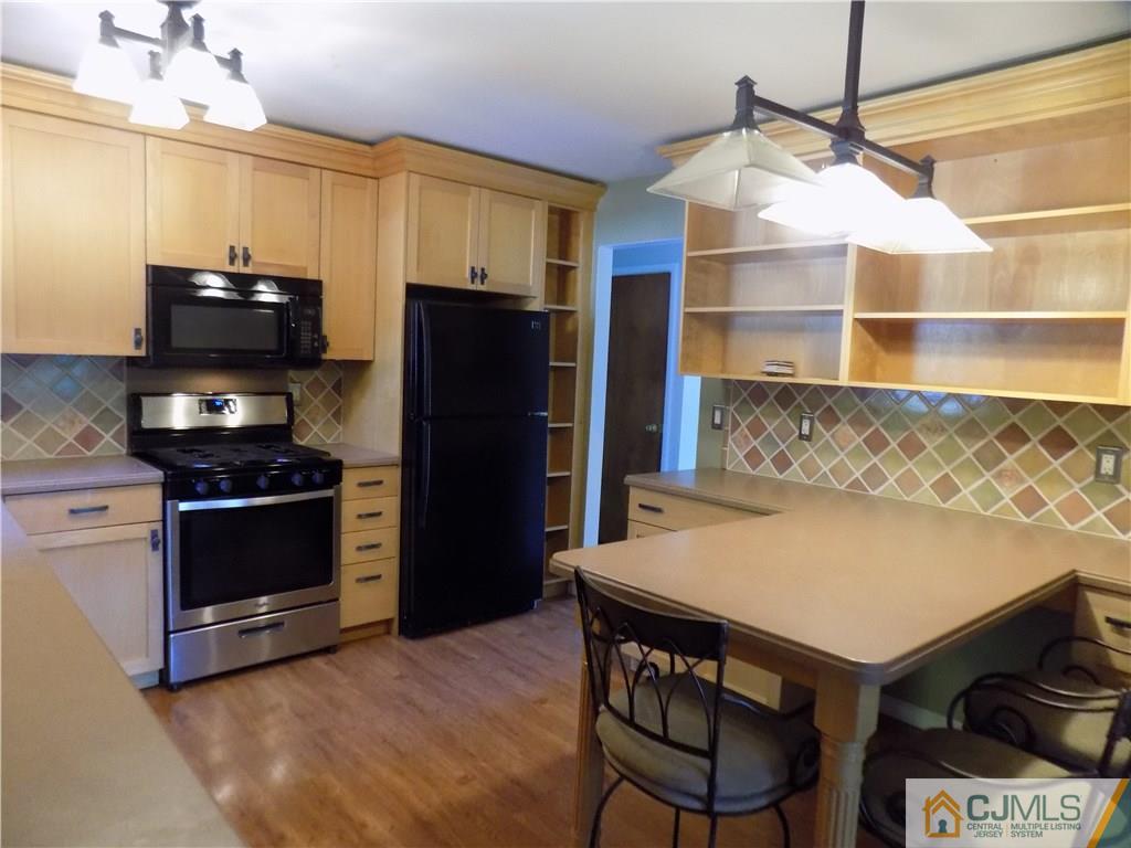 262 Clinton Road North Brunswick, NJ 08902 - Photo 2 of 25 Gallery Image 2