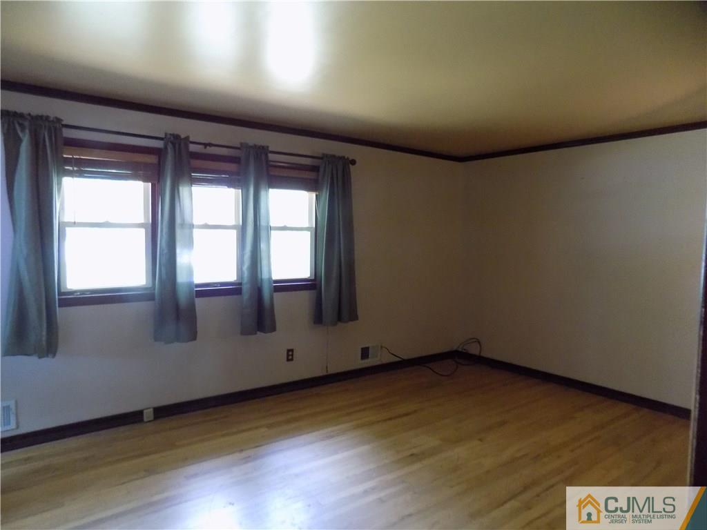 262 Clinton Road North Brunswick, NJ 08902 - Photo 11 of 25 Gallery Image 11