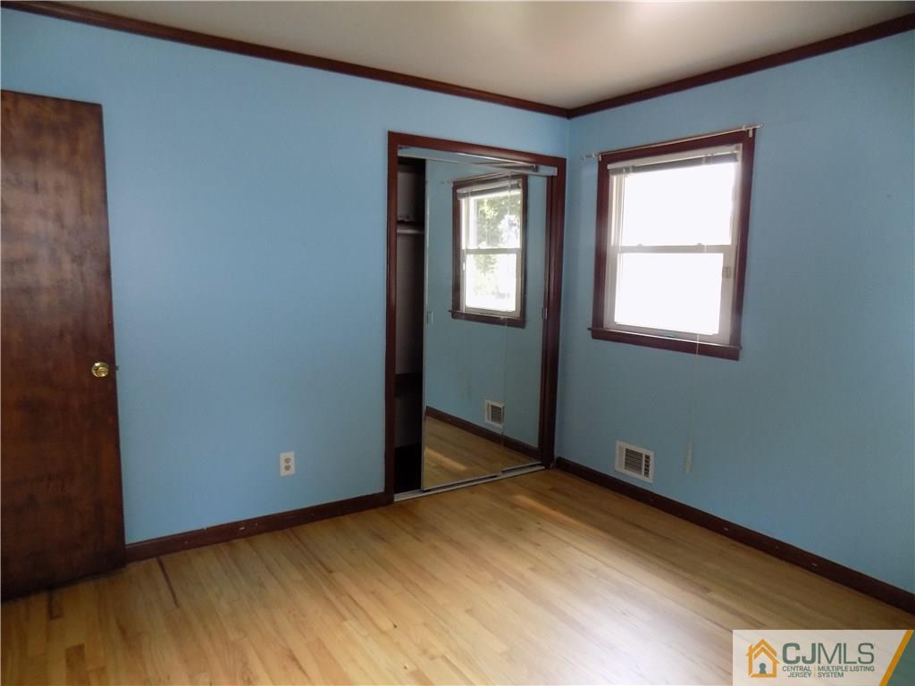 262 Clinton Road North Brunswick, NJ 08902 - Photo 17 of 25 Gallery Image 17