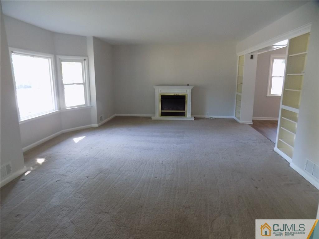 262 Clinton Road North Brunswick, NJ 08902 - Photo 4 of 25 Gallery Image 4