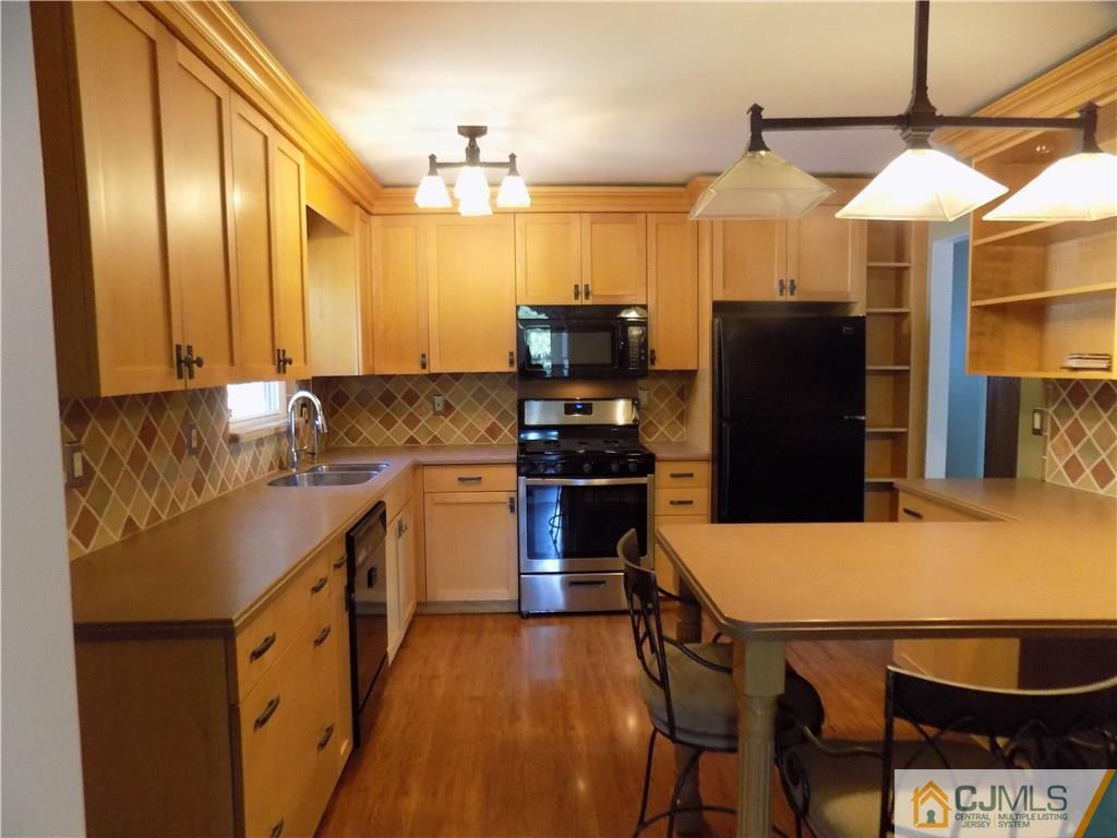 262 Clinton Road North Brunswick, NJ 08902 - Photo 7 of 25 Gallery Image 7
