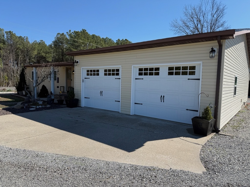 10915 Union Ridge Lane Marion, IL 62959 - Photo 2 of 12 a view of a car garage