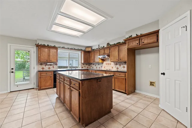 $415,000 | 7403 Foxton Pl Court, Houston, TX 77095