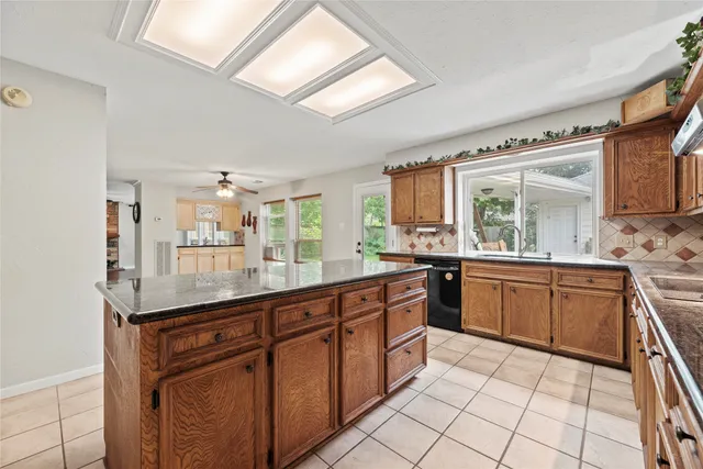 $415,000 | 7403 Foxton Pl Court, Houston, TX 77095