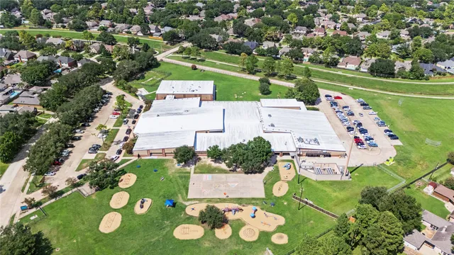 $415,000 | 7403 Foxton Pl Court, Houston, TX 77095