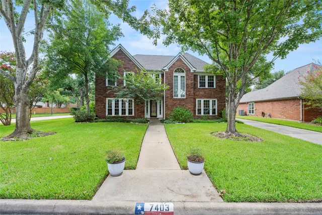 $415,000 | 7403 Foxton Pl Court, Houston, TX 77095