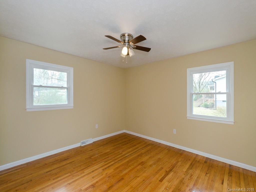 143 Morgan Road Hendersonville, NC 28739 - Photo 11 of 22