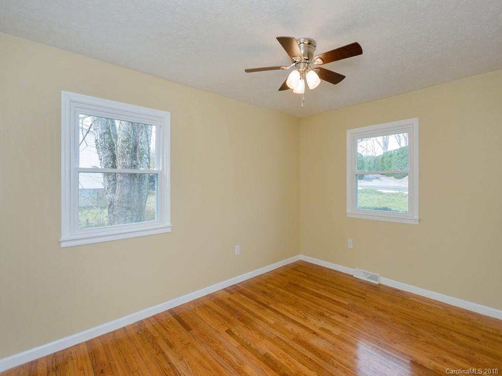 143 Morgan Road Hendersonville, NC 28739 - Photo 13 of 22