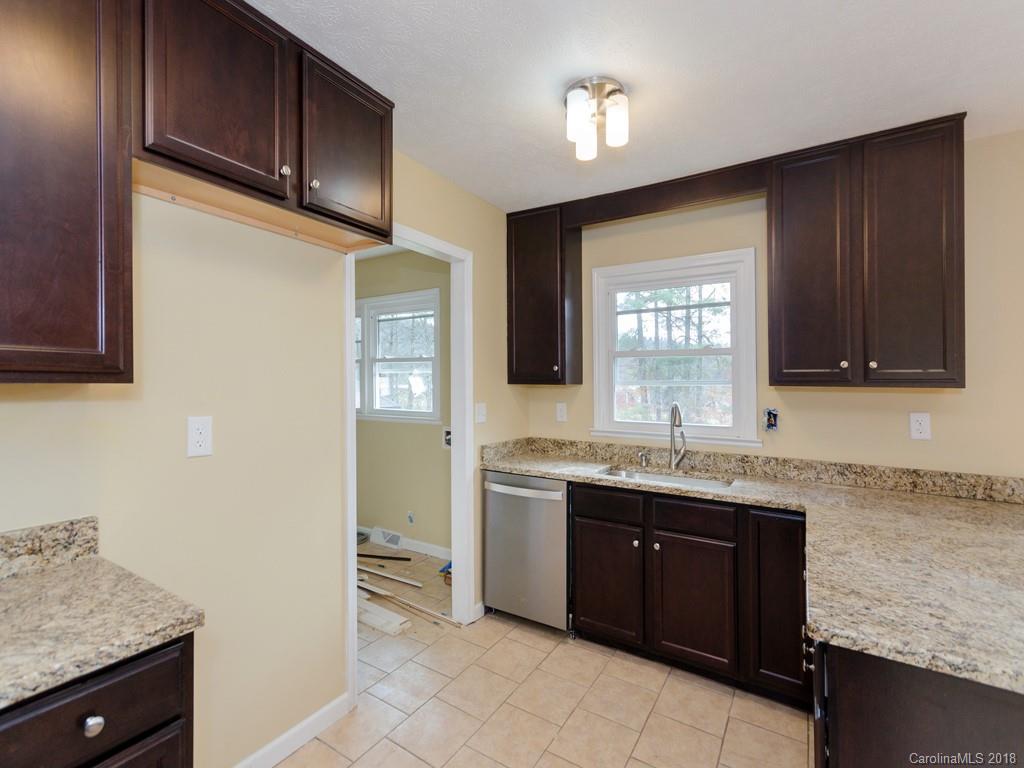 143 Morgan Road Hendersonville, NC 28739 - Photo 5 of 22