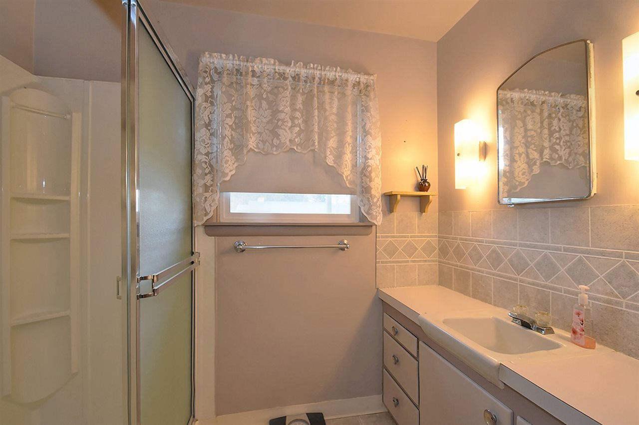 1112 North Bessie Road Spokane Valley, WA 99212 - Photo 14 of 20