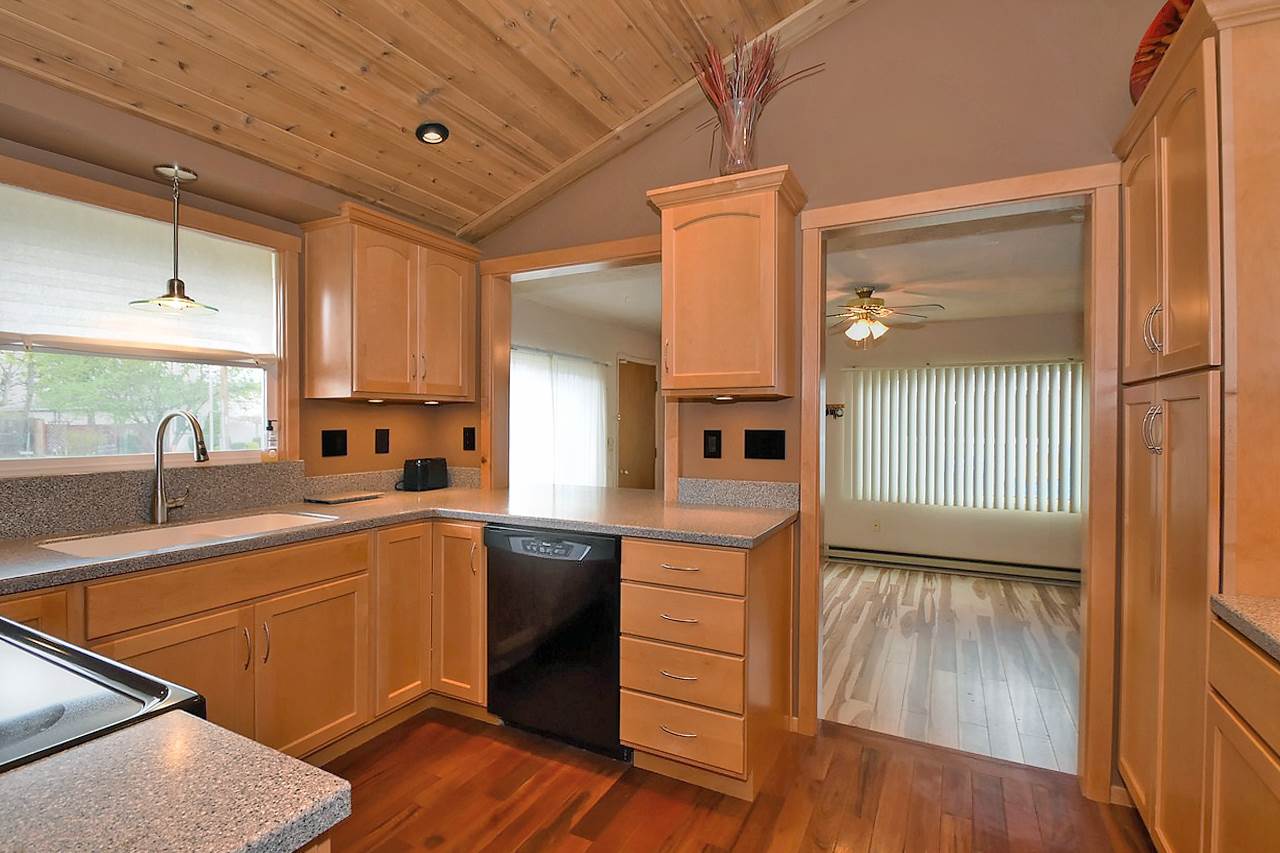 1112 North Bessie Road Spokane Valley, WA 99212 - Photo 5 of 20