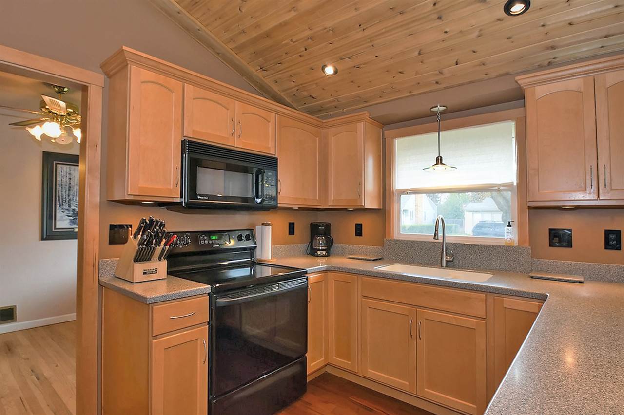 1112 North Bessie Road Spokane Valley, WA 99212 - Photo 7 of 20