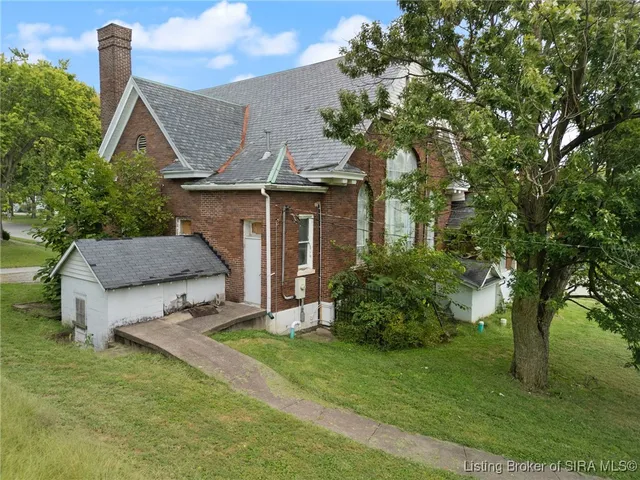 $379,000 | 200 West Park Place, Jeffersonville, IN 47130