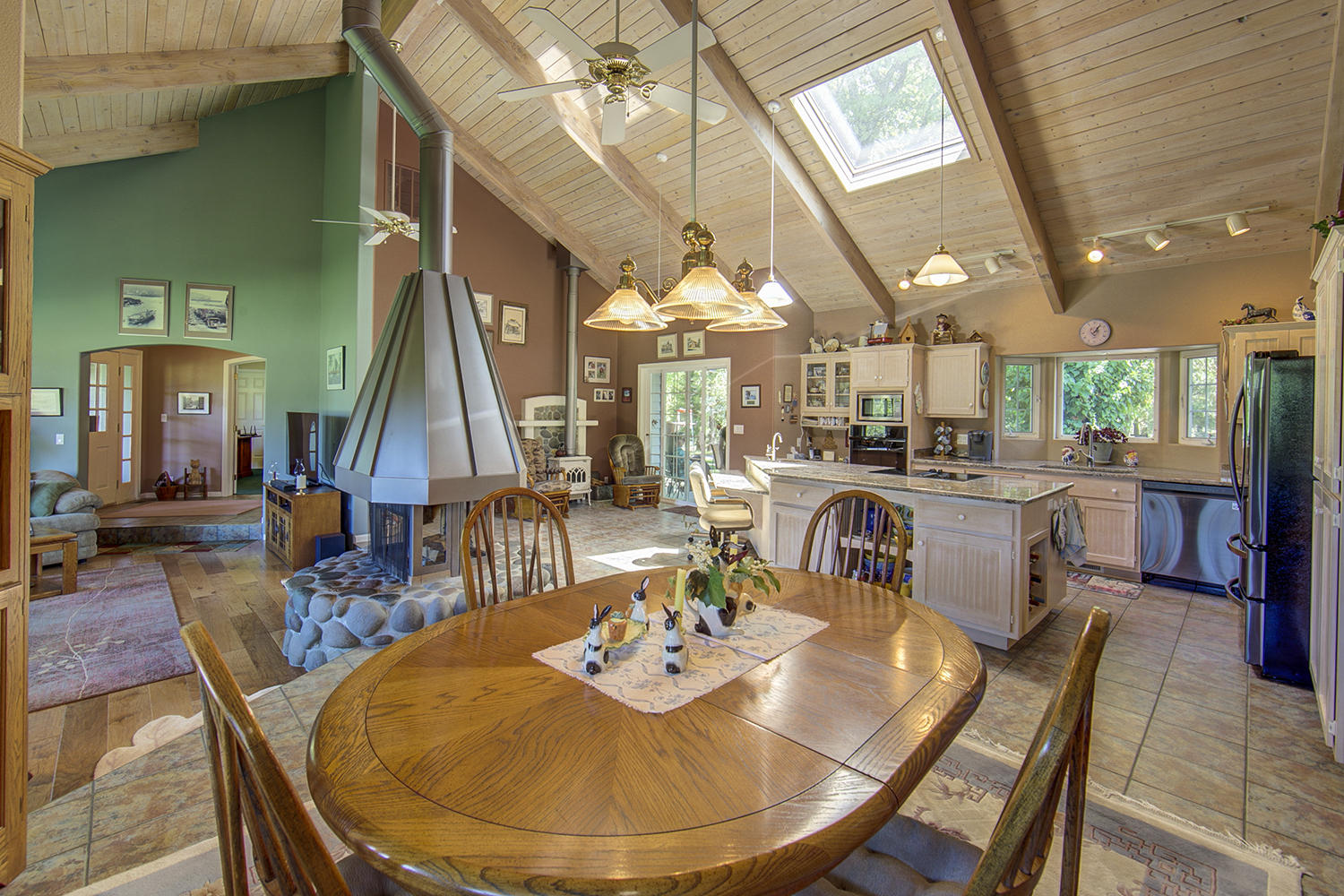 1316 East Fork Road Williams, OR 97544 - Photo 4 of 56 Dining