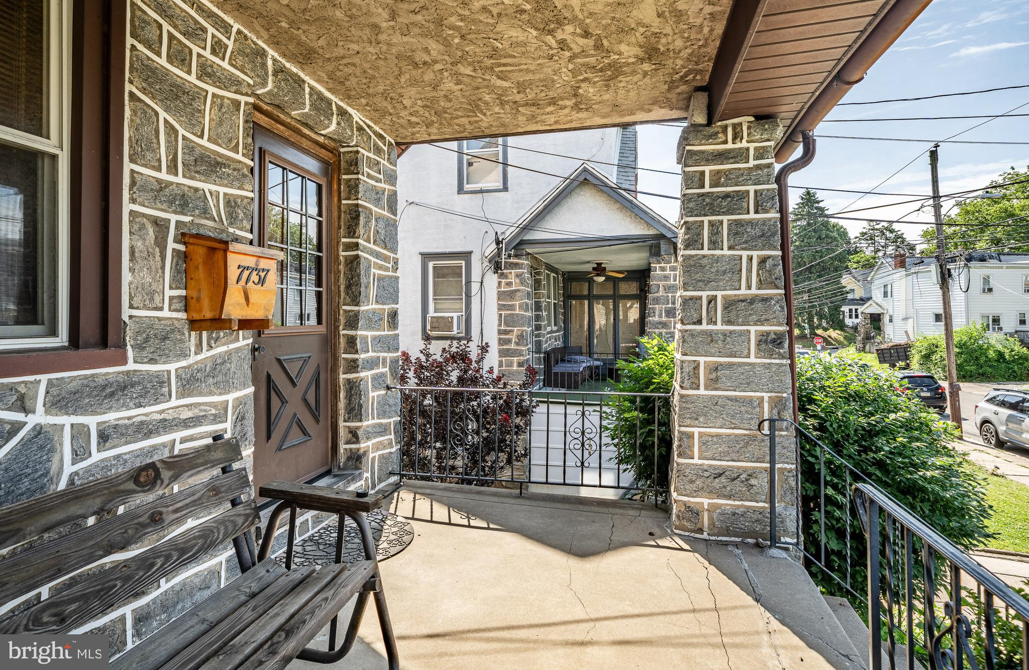 7737 Parkview Road Upper Darby, PA 19082 - Photo 4 of 35
