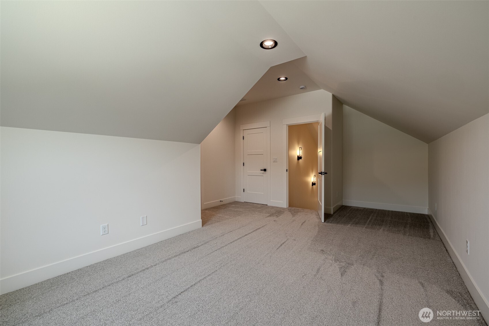 960 Wayne Lane Wenatchee, WA 98801 - Photo 17 of 22 a view of an empty room with a window
