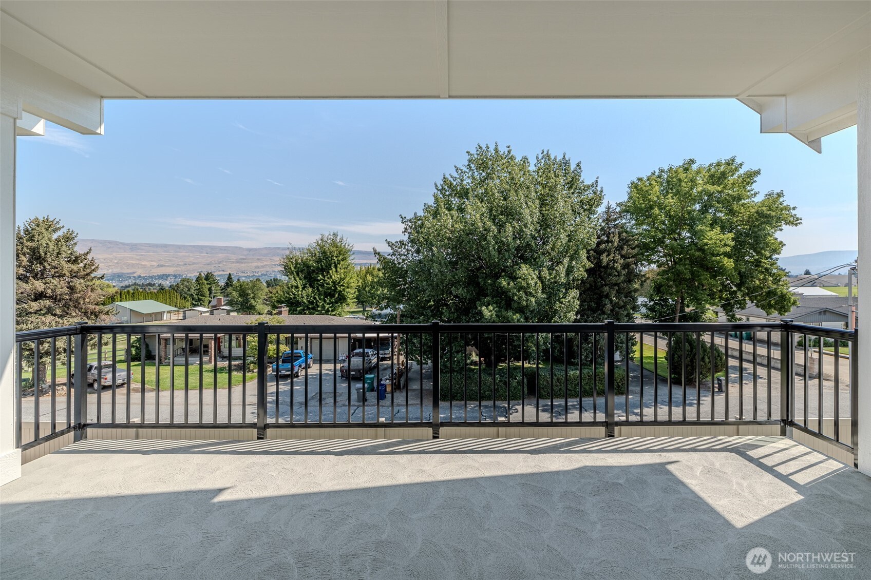 960 Wayne Lane Wenatchee, WA 98801 - Photo 9 of 22 a view of a balcony