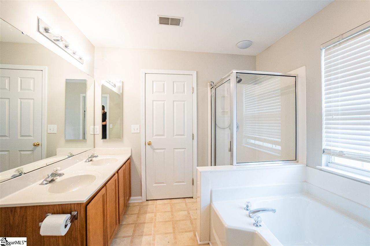207 Ridge Bay Court Greenville, SC 29611 - Photo 17 of 35 Gallery Image 17